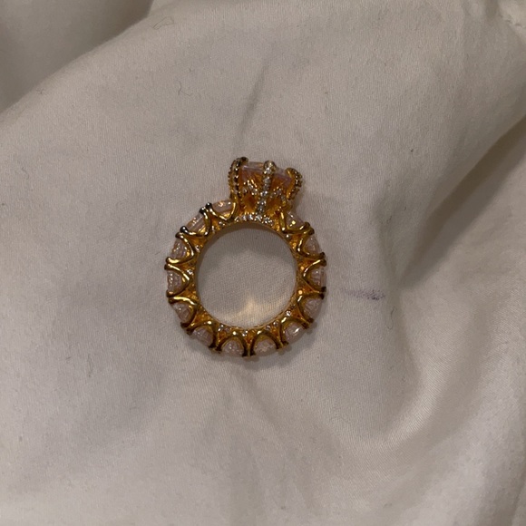 Ring - Picture 3 of 5